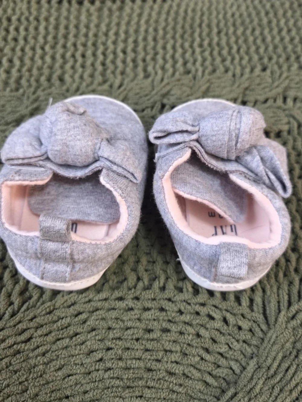 Baby Gap Slip On Infant Shoes Gray Bow Size 0-3 Months